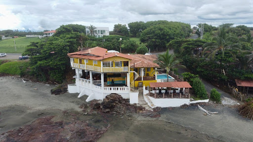 Casa Lassini (Oceanfront Lodging)