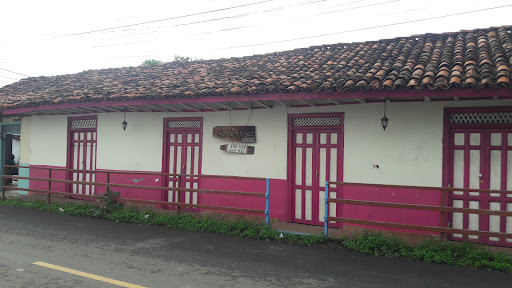 HOSTAL LA SALOMA